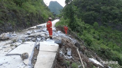 小车滚落山崖致5人遇难 亲属发声，救援刻不容缓